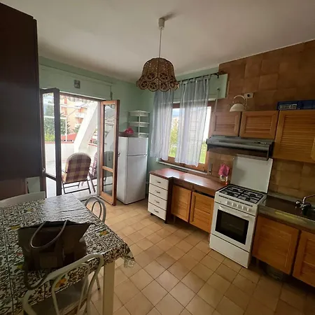 Con Grande Terrazza, 100 M Dal Mare * 斯卡莱阿