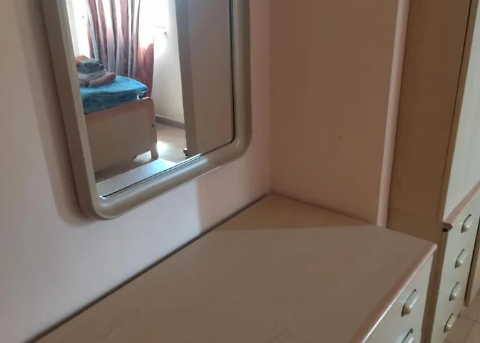 Con Grande Terrazza, 100 M Dal Mare *