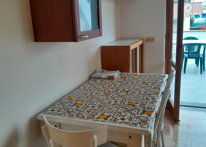 Con Grande Terrazza, 100 M Dal Mare Scalea