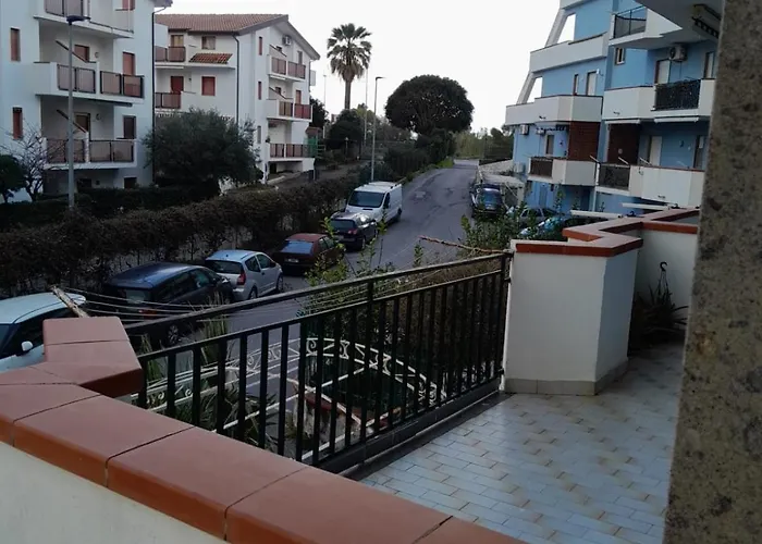 Con Grande Terrazza, 100 M Dal Mare Scalea