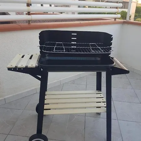 Διαμέρισμα Con Grande Terrazza, 100 M Dal Mare Scalea