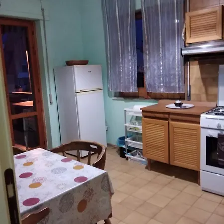 Διαμέρισμα Con Grande Terrazza, 100 M Dal Mare