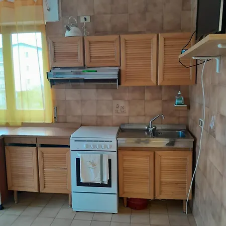 Con Grande Terrazza, 100 M Dal Mare * Scalea